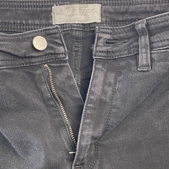 FREE PEOPLE We the free Flared bottom 9.5” rise in worn black size 25 - Picture 6 of 7